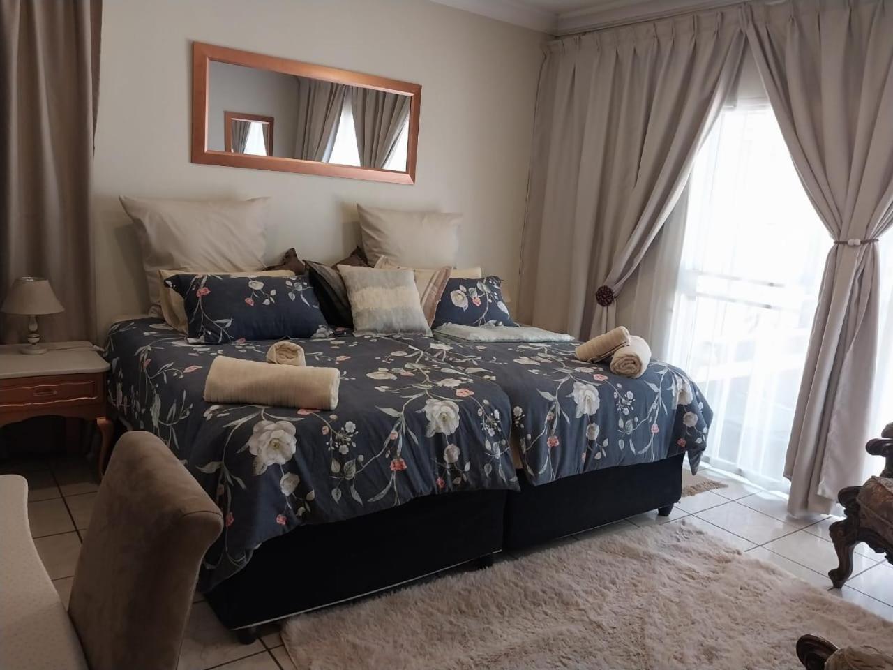 The Elephant Room At Frederick'S Place Pretoria Exterior photo
