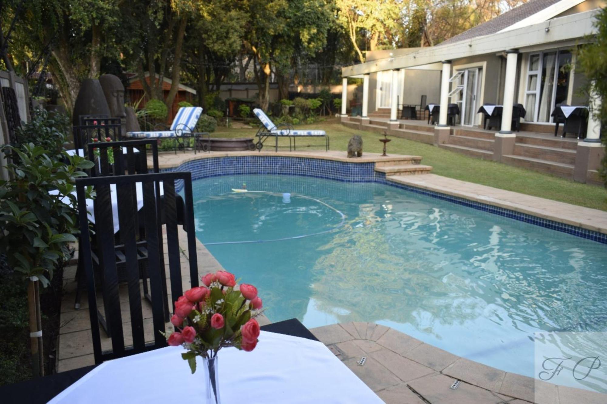 The Elephant Room At Frederick'S Place Pretoria Exterior photo