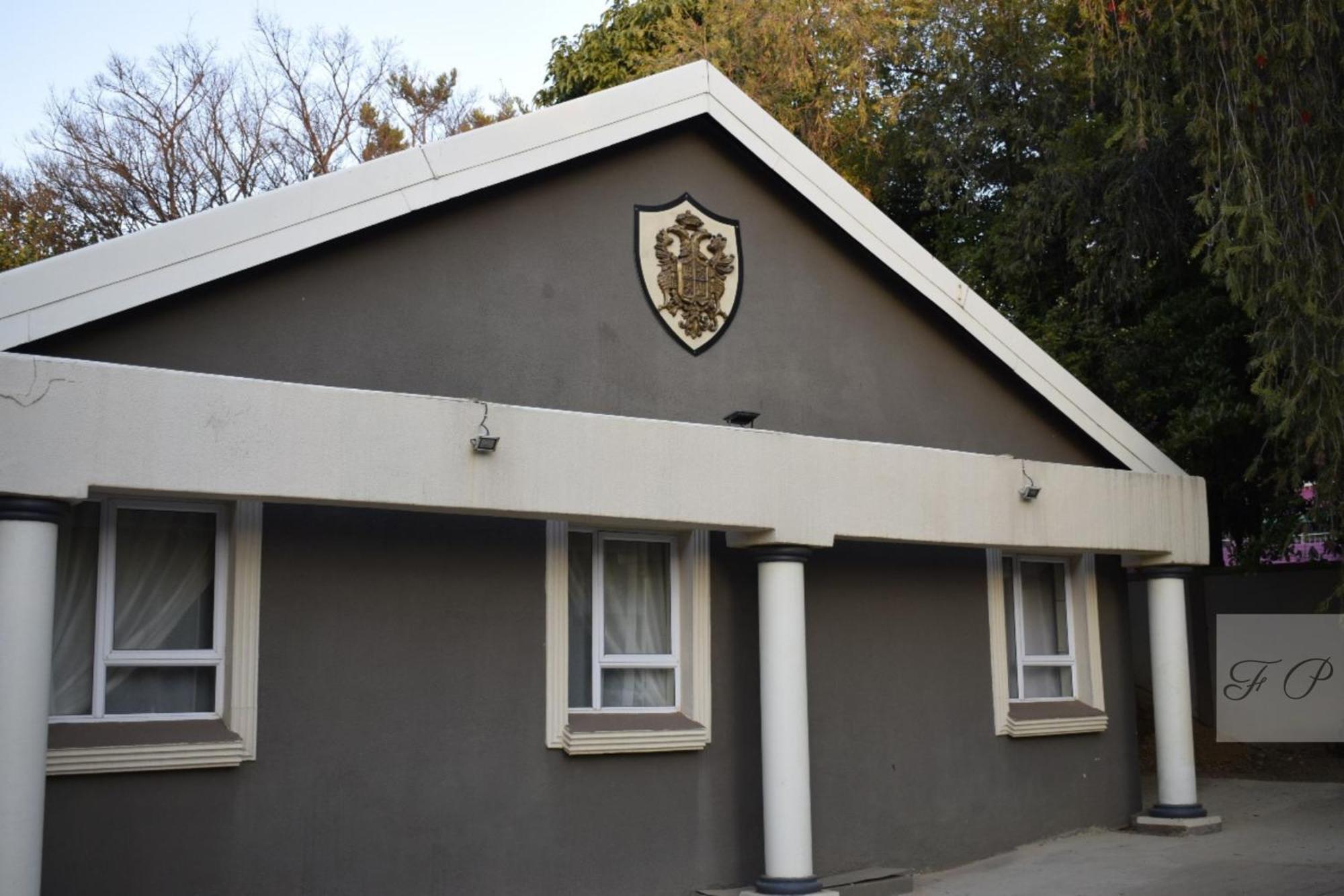 The Elephant Room At Frederick'S Place Pretoria Exterior photo